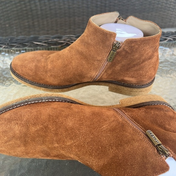 Italeau Foliana Cognac Suede Waterproof Booties | Size 40 (US 9.5/10) - Picture 8 of 13